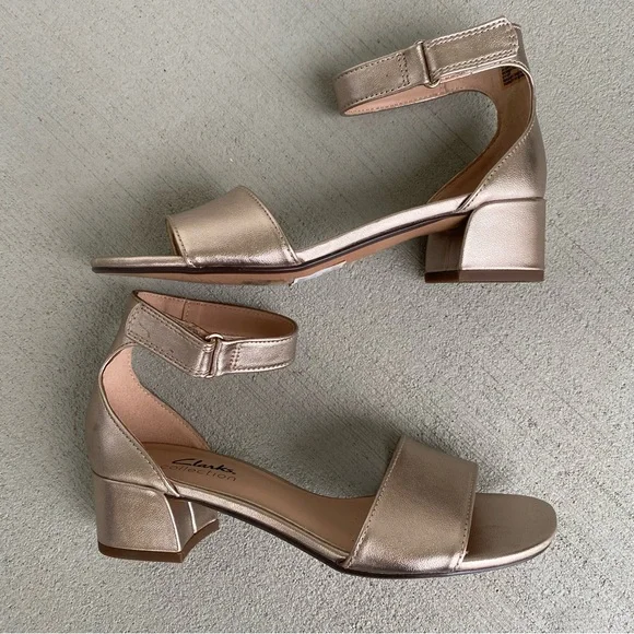 NEW Clarks Women's Caroleigh Anya Rose Gold Metallic Ankle Sandals Size 6.5 - Picture 5 of 12